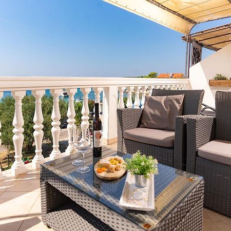 Apartman Petra S Pogledom Na More Banjol Dış mekan fotoğraf