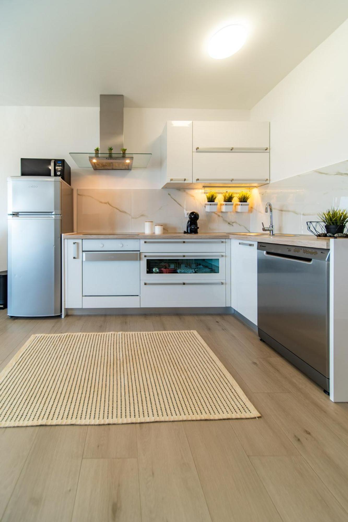 Apartman Petra S Pogledom Na More Banjol Dış mekan fotoğraf